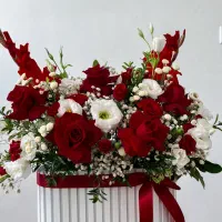 باکس گل رز قرمز