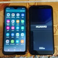 دو عدد گوشی یکی  سامسونگ و یکی هوآوی