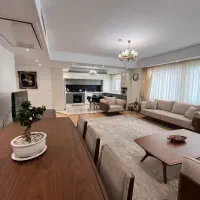 آپارتمان۲۰۰ متری/سه خواب/فول دیزاین/دریاچه/آبشار