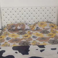 تخت دو نفره همراه پاتختی دو تا