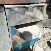 مقداری لوازم آشپزخانه به فوروش میرسد