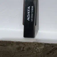 فلش ۱۲۸ و آداپتور آیفون