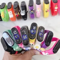 ساعت عروسکی بچگانه دخترانه پسرانه. کپسولی