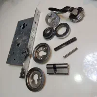 قفل ومغذی درب|مصالح و تجهیزات ساختمان|اصفهان, سرشبادران|دیوار