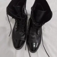 بوت زنانه مشکی چرم بنددار|کیف، کفش، کمربند|باغستان, |دیوار