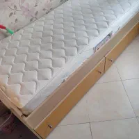 تخت تک نفره به همراه تشک