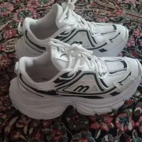 کتونی لژ دار