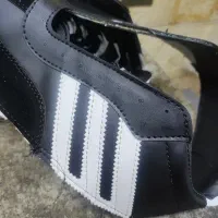 چسب زن آقا یا خانم