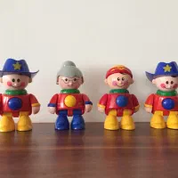 تعدادی اسباب بازی|اسباببازی بچه|بابل, |دیوار