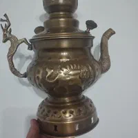 سماور زغالی برنجی|کلکسیون اشیاء عتیقه|قروه, |دیوار