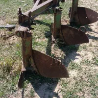 گاوآهن و لاستیک رومانی