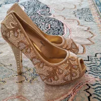 ۲ عدد کفش عروس|کیف، کفش، کمربند|قم, چهار مردان|دیوار