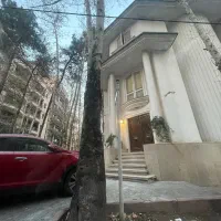 ۶۰۰ متر ویلایی نیاوران مناسب مشاغل مختلف