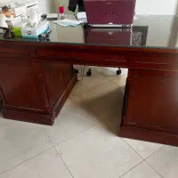 میز مدیریتی ایتالیایی