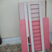 تخت کودک به همراه تشک|تخت و صندلی بچه|اصفهان, باغ زرشک|دیوار