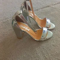 فروش تعدادی لباس و کفش مجلسی|لباس|دهلران, |دیوار