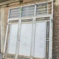 در پارکینگ