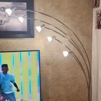 آباژور ایستاده