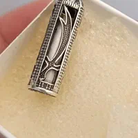 مدال نقره وانگشتر عقیق واوپال وتسبیح میخ دوز