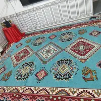 سه عدد گلیم فرش تمیز با یک عدد فرش