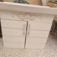 روشویی و آینه