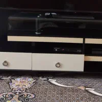 میز تلویزیون چوبی بسیار تمیز