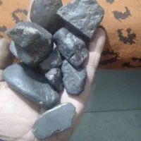 تیکه سنگ مغناطیسی