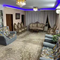 طبقه همکف حیاط دار بسیار تمیز