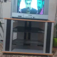 فروش دو عدد تلوزیون ۲۱اینج با زیرتلوزیون