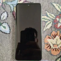 گوشی شیامی A5 طاق میزنم با گوشی مدل بالا