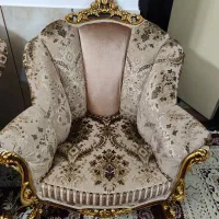 مبلمان سلطنتی اصل در حد نو همراه جلو مبلی و عسلی|مبلمان خانگی و میز عسلی|دامغان, |دیوار