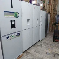 خریدار. یخچال نو و در حد نو