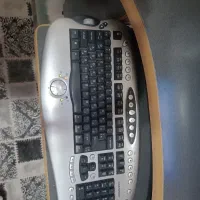 کامپیوتر به صورت کامل و میز|رایانه رومیزی|قزوین, |دیوار