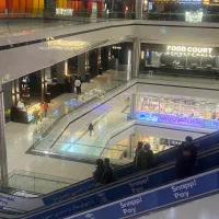 رستوران-در-فود-کورت-کورش