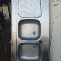 سینک. ظرفشوی. تمیز.