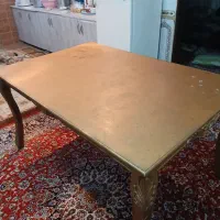 میز غذا خوری چوبی به علت کمبود جا میخوام بفروشم