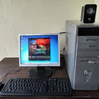 کامپیوتر ۳۸۰۰ با رم ۴ ddr2 هارد ۱۶۰ گرافیک ۵۱۲