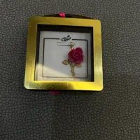 آویز طلای گل کادویی جعبه چوبی|جواهرات|تهران, فلسطین (میدان انقلاب)|دیوار