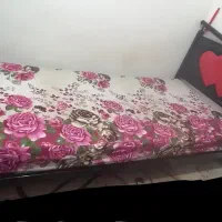 تخت خواب یک نفر