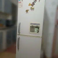 یک عدد یخچال فریزر