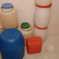 دبه جهت خیار شور و یک عدد بشکه کوچیک
