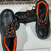 کفش ایمنی|کیف، کفش، کمربند|اندیشه, شهرک کوثر|دیوار