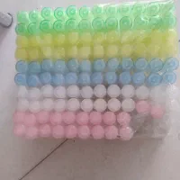 تعدادی ظرف عطر به علت جمع آوری مغازه