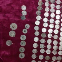 سکه خارجی و دسته دار ایرانی|کلکسیون سکه، تمبر، اسکناس|اصفهان, باغ فدک|دیوار