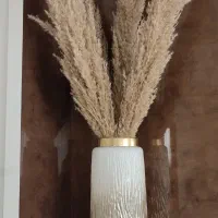 گلدان شیشه ای با گل
