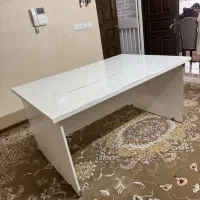 میز‌کار برای دفتر یا تولیدی لباس