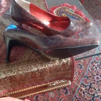 تعداد ۴ جفت کفش خارجی نقره ای و قرمز نو مارک شانل|کیف، کفش، کمربند|تهران, ظفر|دیوار
