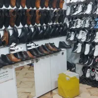 نیازمند فروشنده اقا