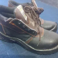 کفش ایمنی جنس عالی در شهر جم سایز ۴۳ قیمت مناسب