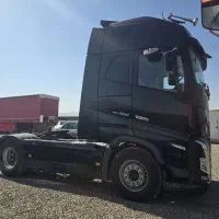 کشنده|خودرو سنگین|میانه, |دیوار